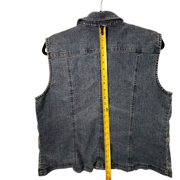 Alfred Dunner Womens Embroidered Denim Vest Size 12 Button Front Sleeveless - Picture 9 of 13